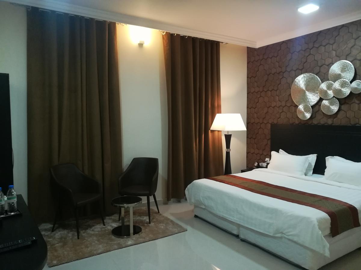 ניזווא Tanuf Residency Hotel מראה חיצוני תמונה